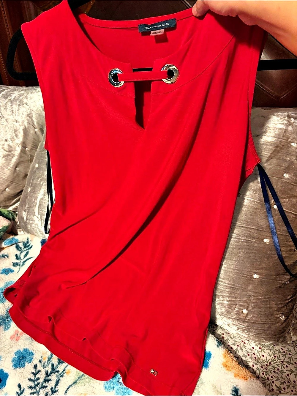 Tommy Hilfiger Sleeveless Grommet Keyhole Top Red Size Medium